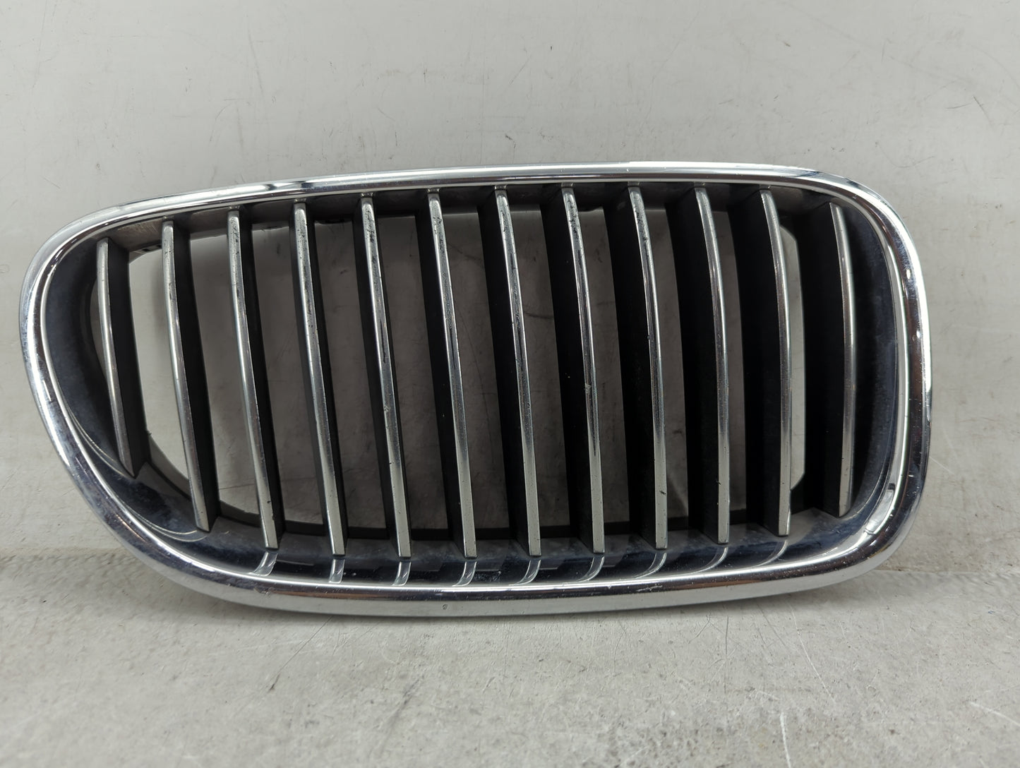 2011-2013 Bmw 528i Front Grille Bumper Not Included 1459809 - Oemusedautoparts1.com