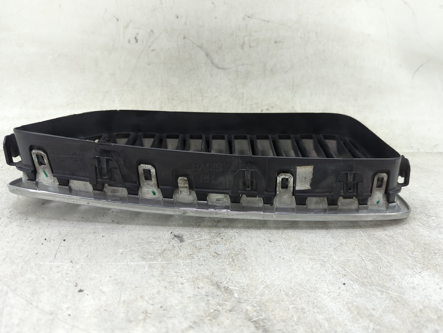 2011-2013 Bmw 528i Front Grille Bumper Not Included 1459809 - Oemusedautoparts1.com