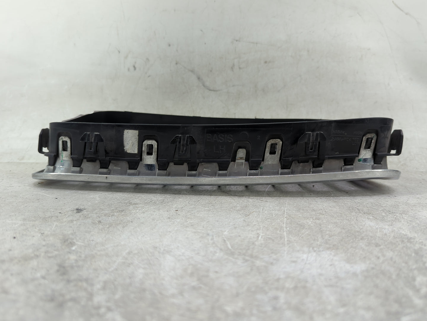 2011-2013 Bmw 528i Front Grille Bumper Not Included 1459829 - Oemusedautoparts1.com