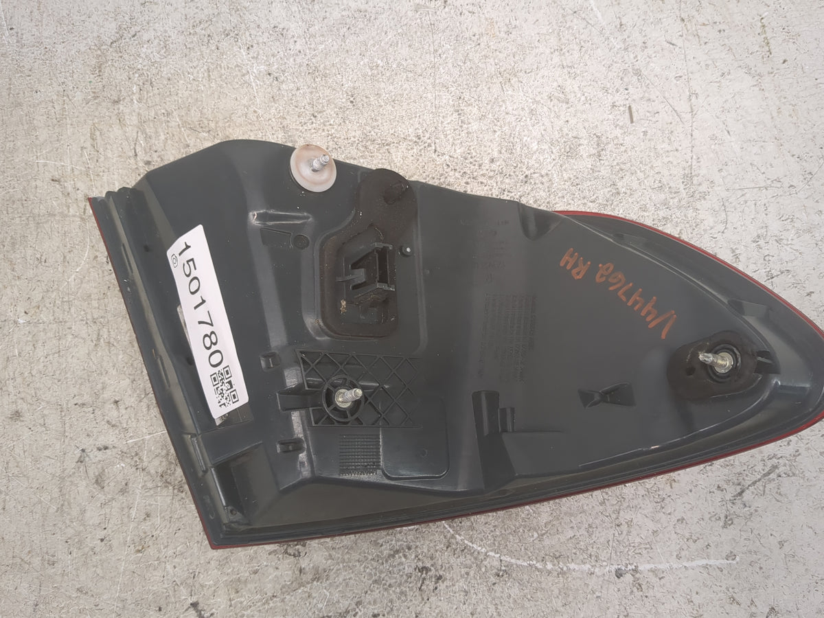 2011-2013 Bmw 528i Tail Light Assembly Passenger Right OEM P/N:173462-02 Fits Fits 2011 2012 2013 OEM Used Auto Parts - Oemu