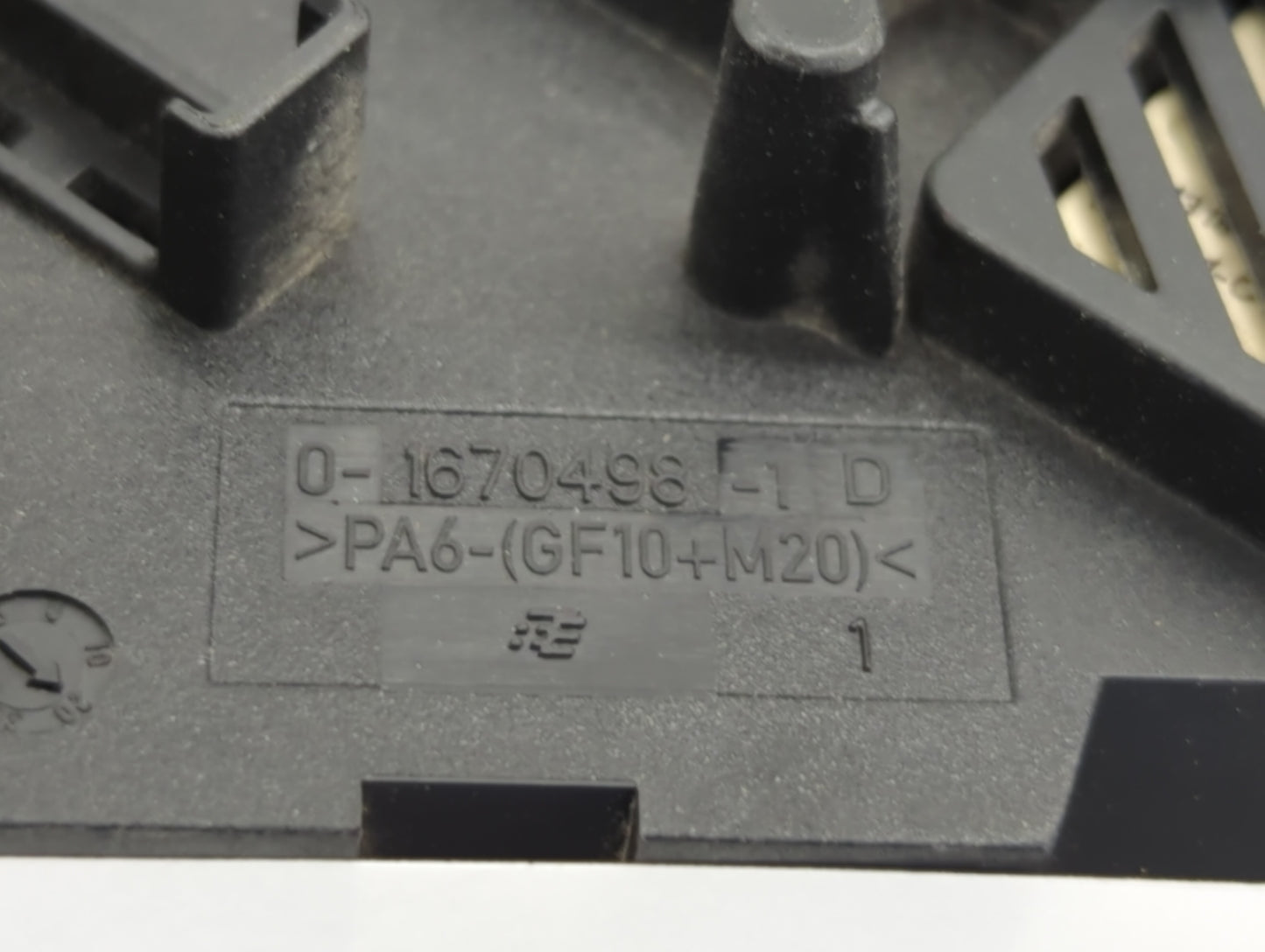 2013-2016 Bmw 528i Fusebox Fuse Box Panel Relay Module P/N:1670498-1 Fits Fits 2012 2013 2014 2015 2016 2017 2018 OEM Used A