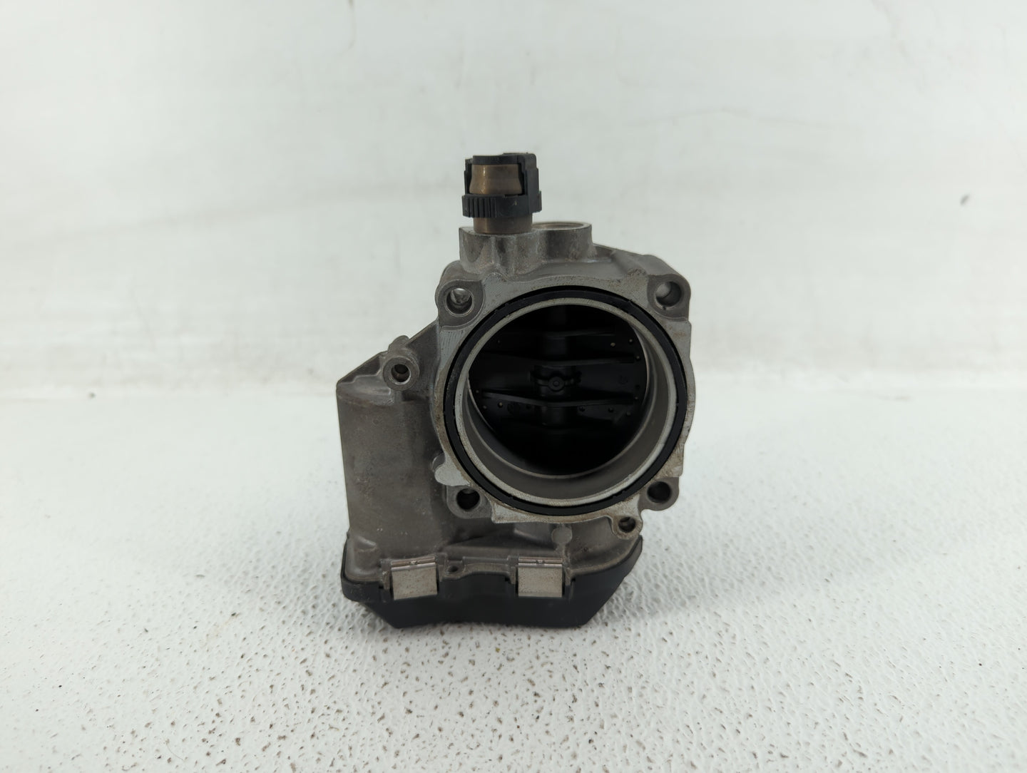 2012-2016 Bmw 528i Throttle Body P/N:1354 7588625-03 Fits Fits 2012 2013 2014 2015 2016 2017 2018 OEM Used Auto Parts - Oemu