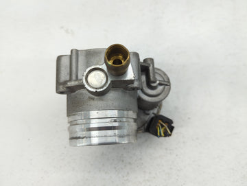 2012-2016 Bmw 528i Throttle Body P/N:1354 7588625-02 1354 7588625-04, 1354 7588625-03 Fits Fits 2012 2013 2014 2015 2016 2017 2018 OEM Used Auto Parts