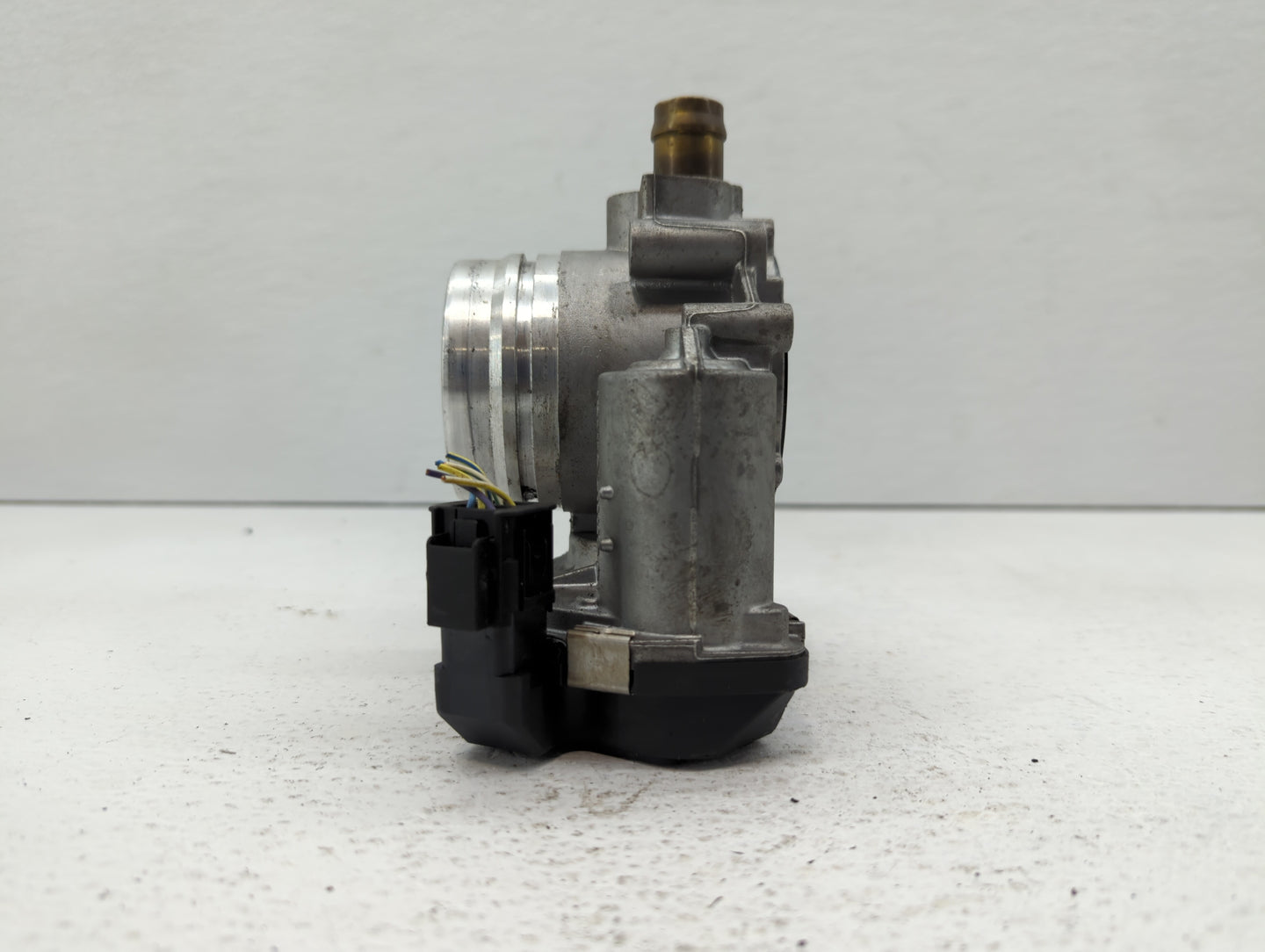 2012-2016 Bmw 528i Throttle Body P/N:1354 7588625-02 1354 7588625-04, 1354 7588625-03 Fits Fits 2012 2013 2014 2015 2016 201