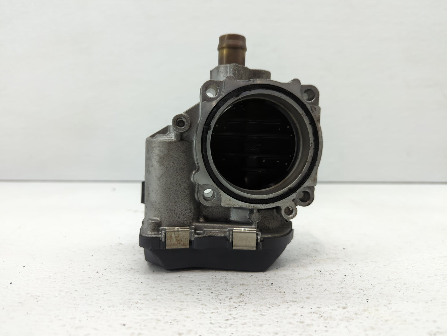 2012-2016 Bmw 528i Throttle Body P/N:1354 7588625-02 1354 7588625-04, 1354 7588625-03 Fits Fits 2012 2013 2014 2015 2016 201