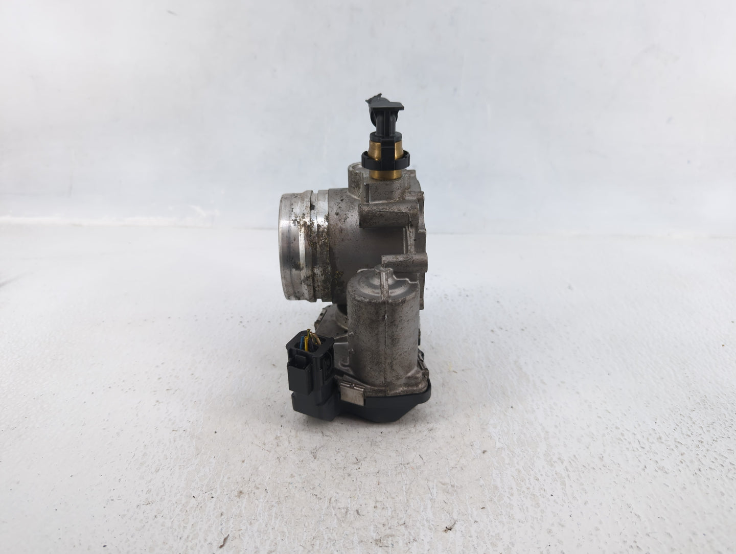 2012-2016 Bmw 528i Throttle Body P/N:1354 7588625-02 Fits Fits 2012 2013 2014 2015 2016 2017 2018 OEM Used Auto Parts - Oemu