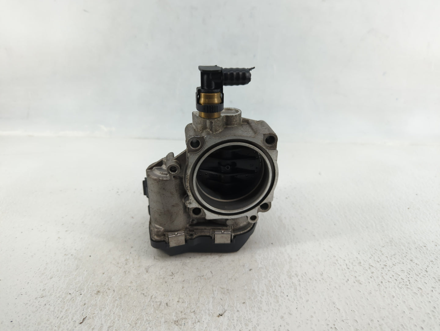 2012-2016 Bmw 528i Throttle Body P/N:1354 7588625-02 Fits Fits 2012 2013 2014 2015 2016 2017 2018 OEM Used Auto Parts - Oemu