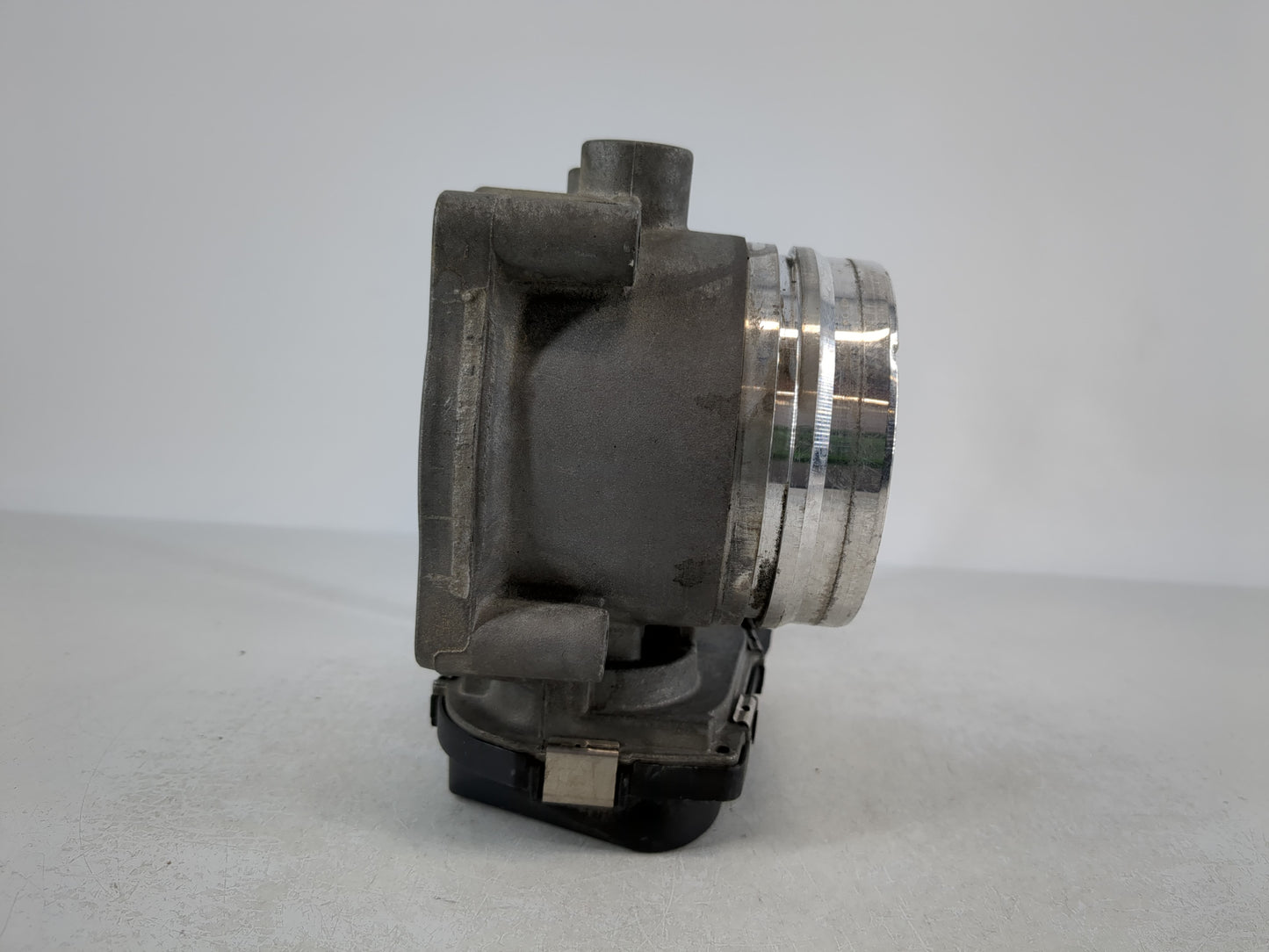 2010-2017 Bmw 535i Throttle Body P/N:1354 7597871-02 Fits Fits 2010 2011 2012 2013 2014 2015 2016 2017 2018 2019 2020 OEM Us