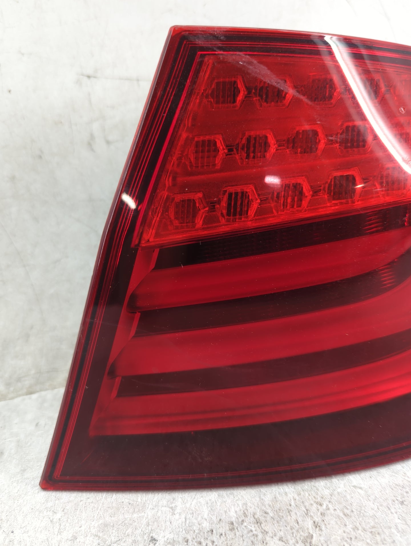 2011-2013 Bmw 535i Tail Light Assembly Passenger Right OEM P/N:173462-02 Fits Fits 2011 2012 2013 OEM Used Auto Parts - Oemu