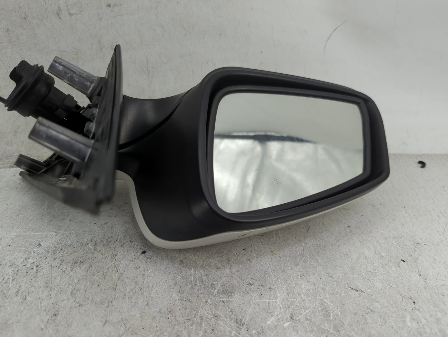 2012-2013 Bmw 535i Driver Side View Mirror - Left Door Mirror OEM Used - Oemusedautoparts1.com