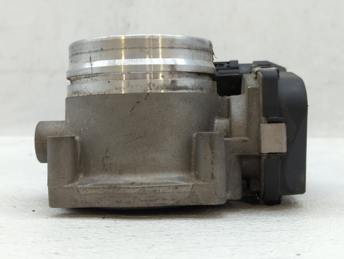 2010-2017 Bmw 535i Throttle Body P/N:1354 7597871-01 Fits Fits 2010 2011 2012 2013 2014 2015 2016 2017 2018 2019 2020 OEM Us