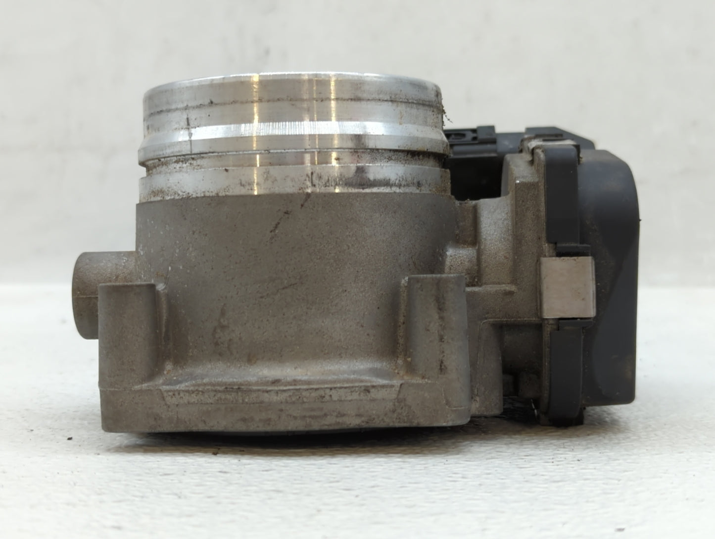 2010-2017 Bmw 535i Throttle Body P/N:1354 7597871-01 Fits Fits 2010 2011 2012 2013 2014 2015 2016 2017 2018 2019 2020 OEM Us
