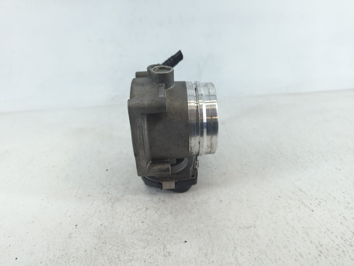 2013 Bmw 535i Throttle Body P/N:1354 7597871-02 A2C83004100 Fits OEM Used Auto Parts - Oemusedautoparts1.com