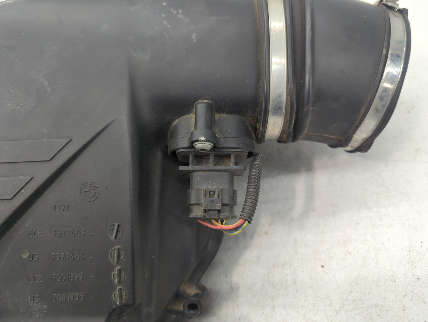 2011-2013 Bmw 550i Air Cleaner Intake-duct Hose Tube - Oemusedautoparts1.com