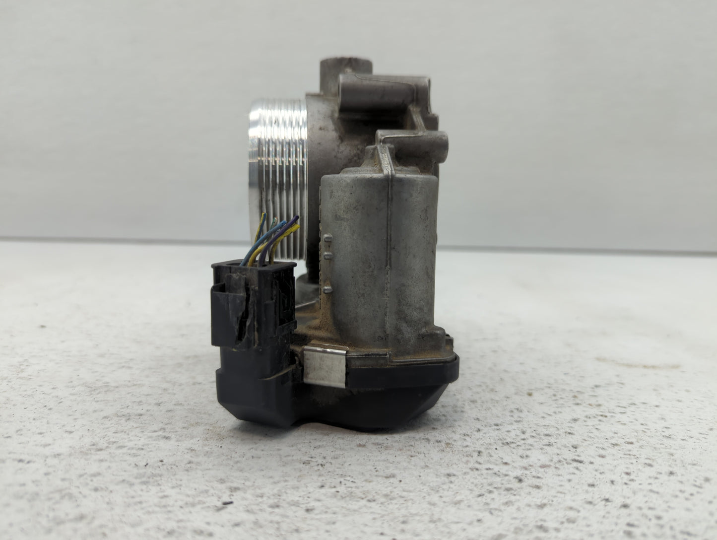 2010-2016 Bmw 550i Throttle Body P/N:1354 7555944-03 7555944-02 Fits OEM Used Auto Parts - Oemusedautoparts1.com