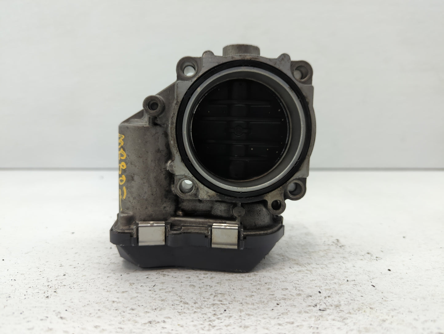 2010-2016 Bmw 550i Throttle Body P/N:1354 7555944-03 1354 7555944-05 Fits OEM Used Auto Parts - Oemusedautoparts1.com