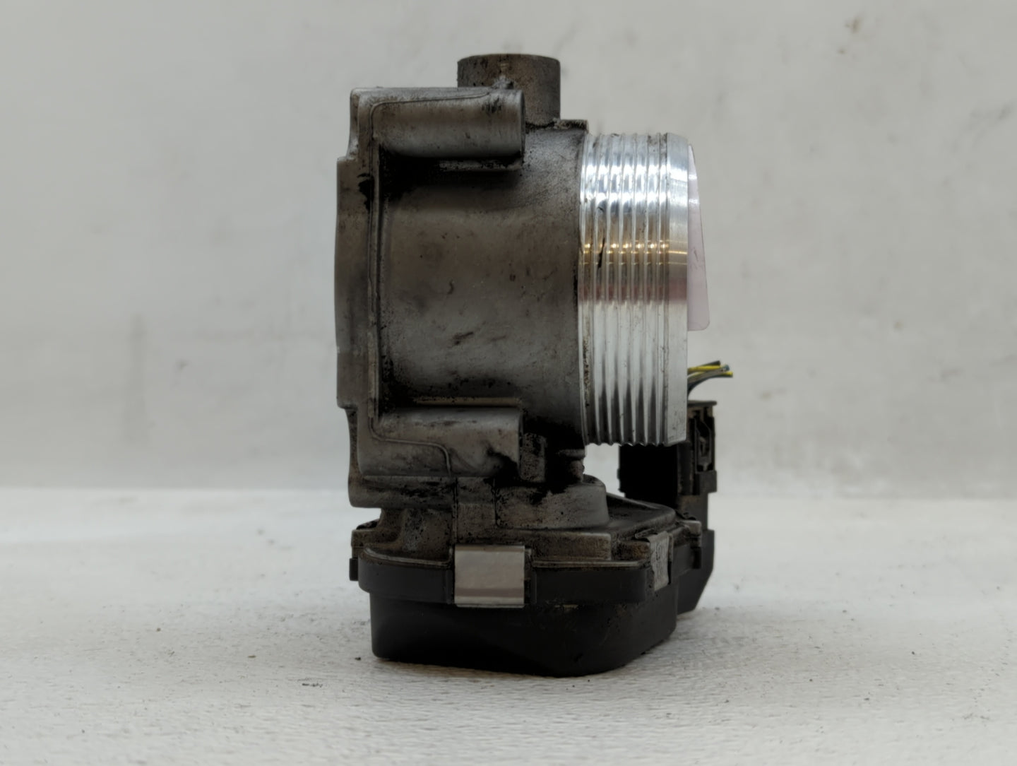 2010-2016 Bmw 550i Throttle Body P/N:1354 7555944-03 Fits Fits 2008 2009 2010 2011 2012 2013 2014 2015 2016 2017 2018 2019 O