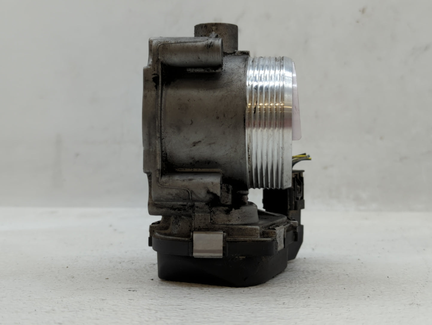 2010-2016 Bmw 550i Throttle Body P/N:1354 7555944-03 Fits Fits 2008 2009 2010 2011 2012 2013 2014 2015 2016 2017 2018 2019 O