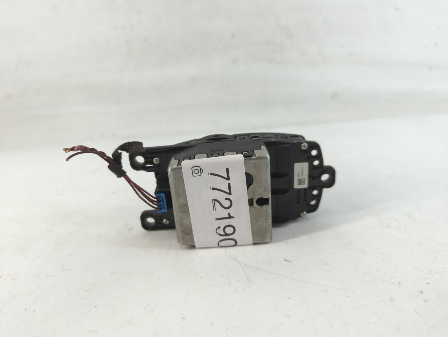 2013-2014 Bmw 550i Radio AM FM Cd Player Receiver Replacement P/N:0007557717 Fits Fits 2013 2014 2015 2016 2017 OEM Used Aut