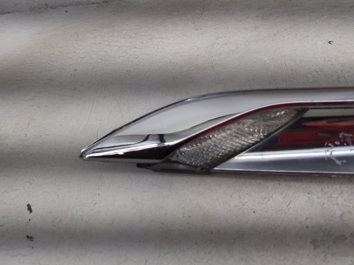 Bmw 650 Passenger Right Oem Front Light Lamp Chrome - Oemusedautoparts1.com