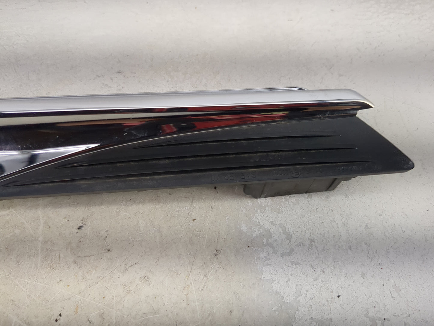 Bmw 650 Passenger Right Oem Front Light Lamp Chrome - Oemusedautoparts1.com