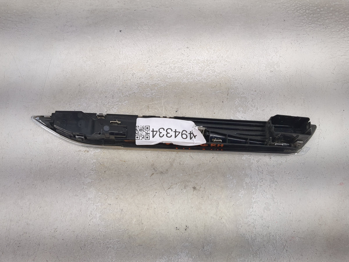Bmw 650 Passenger Right Oem Front Light Lamp Chrome - Oemusedautoparts1.com
