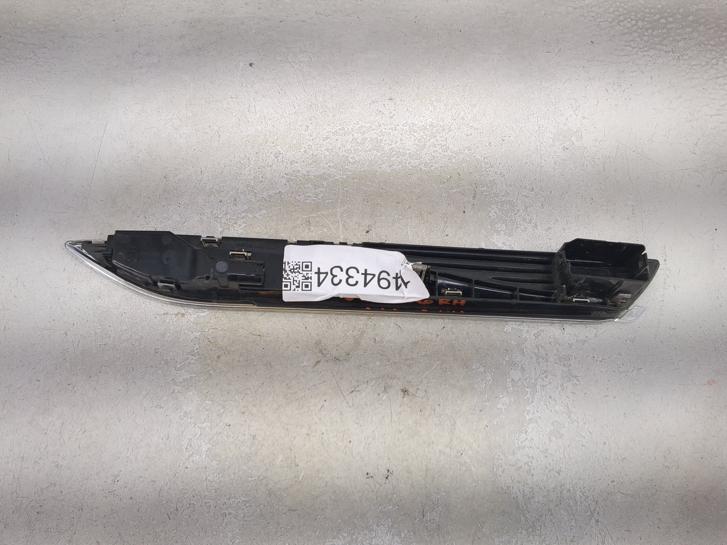 Bmw 650 Passenger Right Oem Front Light Lamp Chrome - Oemusedautoparts1.com