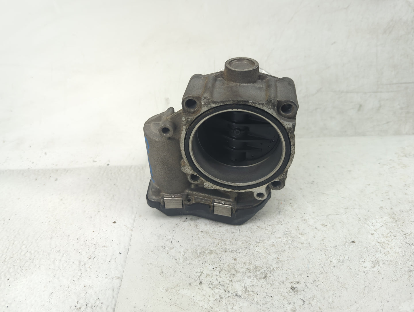 2012-2016 Bmw M5 Throttle Body P/N:7555944-03 Fits Fits 2008 2009 2010 2011 2012 2013 2014 2015 2016 2017 2018 2019 OEM Used