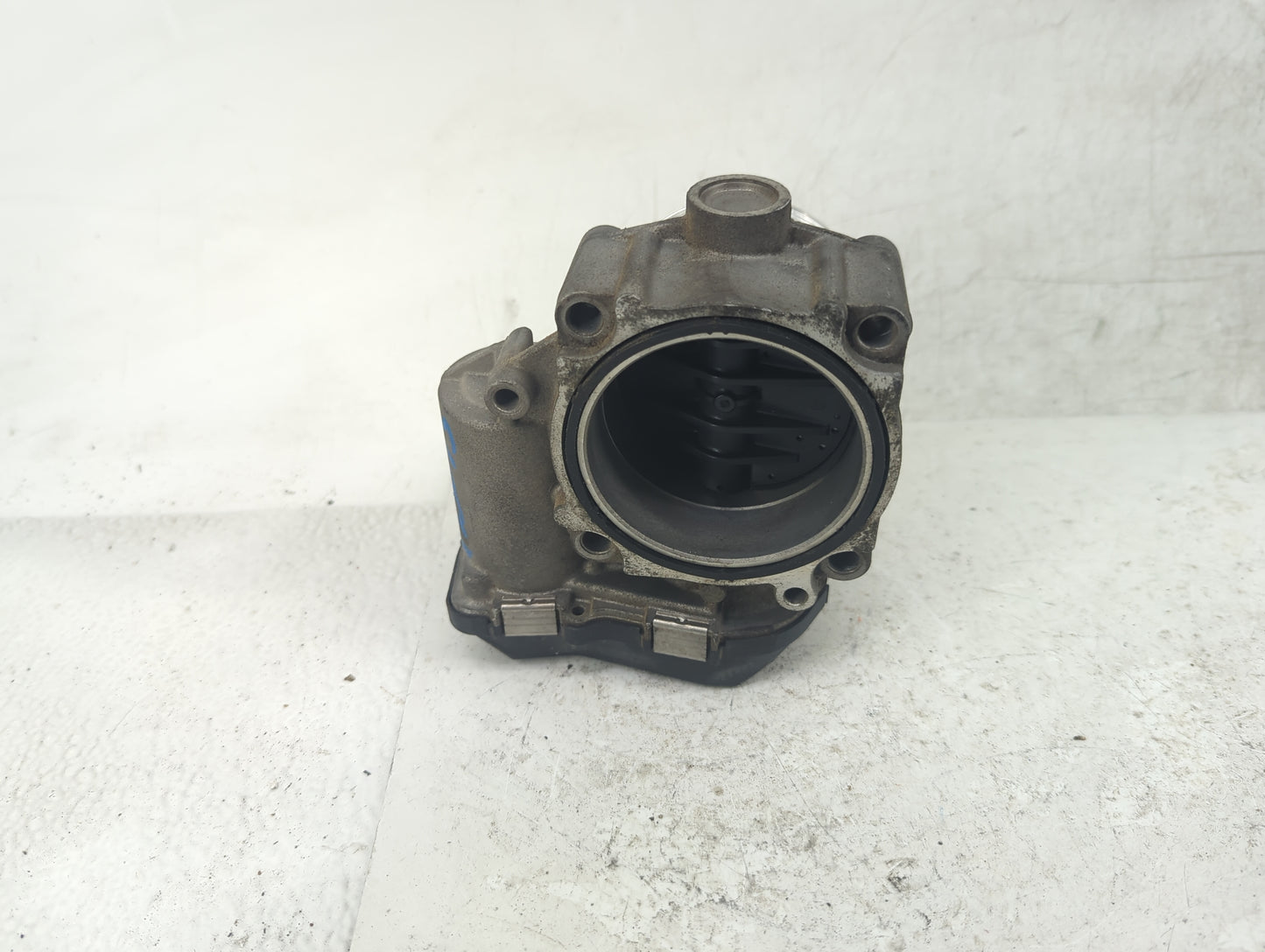2012-2016 Bmw M5 Throttle Body P/N:7555944-03 Fits Fits 2008 2009 2010 2011 2012 2013 2014 2015 2016 2017 2018 2019 OEM Used