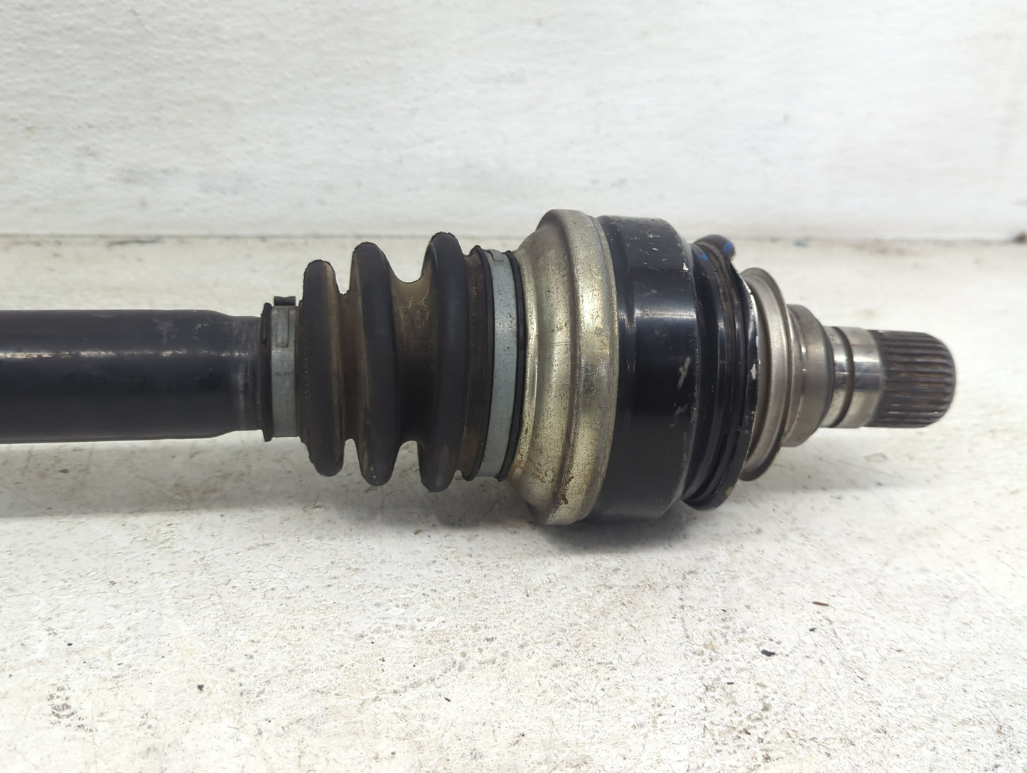 2012-2016 Bmw M5 Axle Shaft Front Driver Cv C/v - Oemusedautoparts1.com