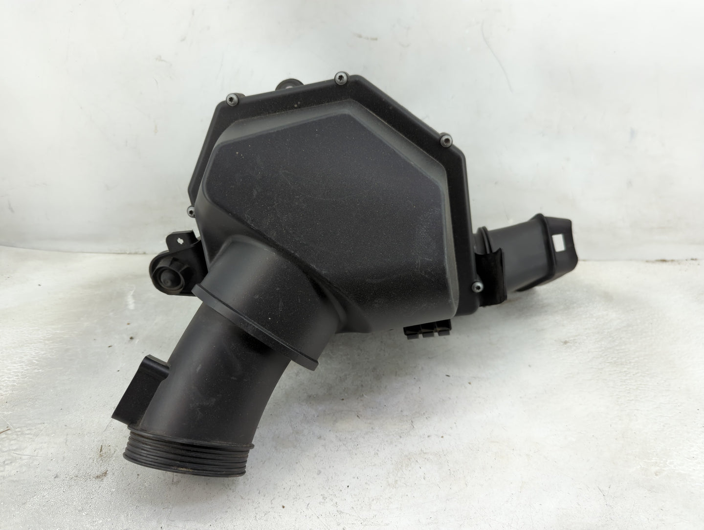 2012-2016 Bmw M5 Air Cleaner Intake-duct Hose Tube 1432410 - Oemusedautoparts1.com