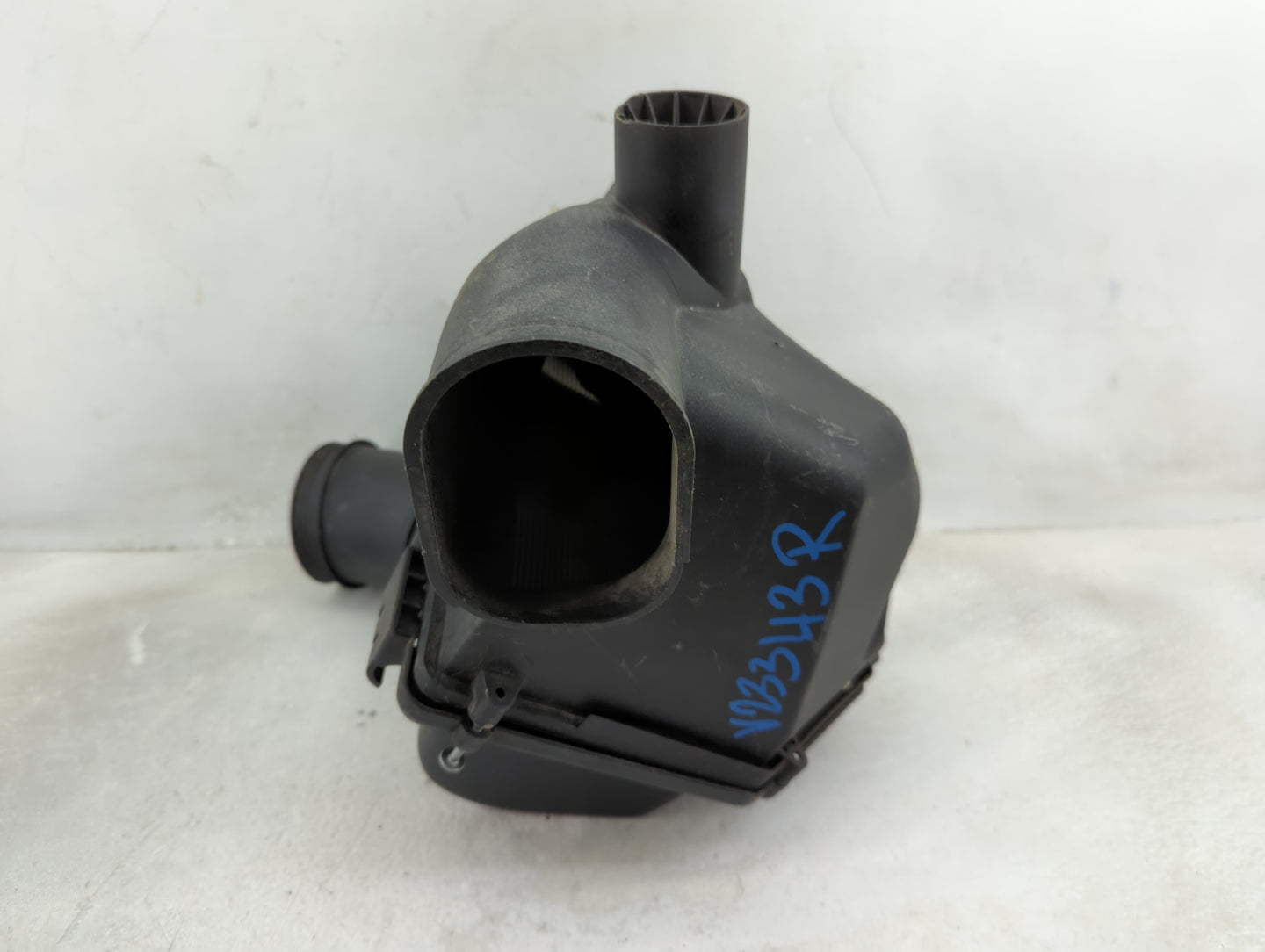 2012-2016 Bmw M5 Air Cleaner Intake-duct Hose Tube 1433999 - Oemusedautoparts1.com