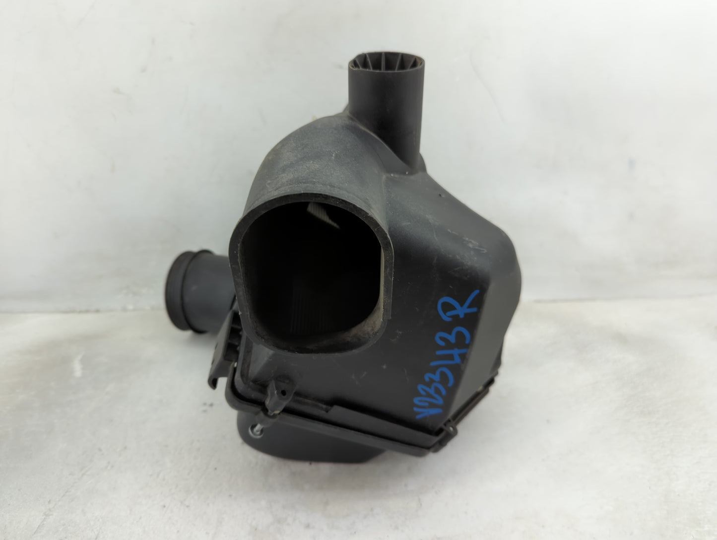 2012-2016 Bmw M5 Air Cleaner Intake-duct Hose Tube 1433999 - Oemusedautoparts1.com