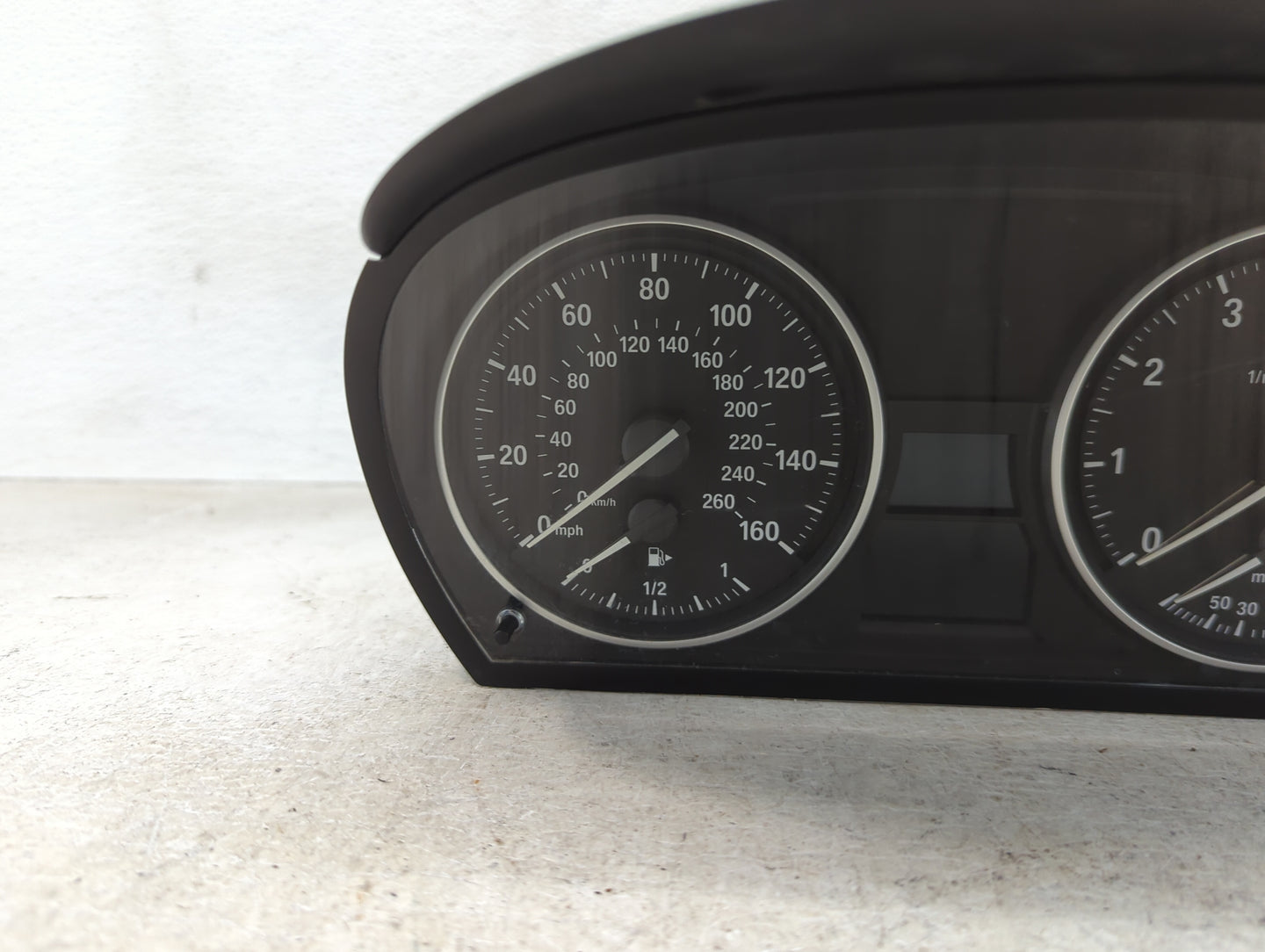 2013-2015 Bmw X1 Instrument Cluster Speedometer Gauges P/N:9284265-01 700141792 Miles:97K Fits OEM Used Auto Parts - Oemused
