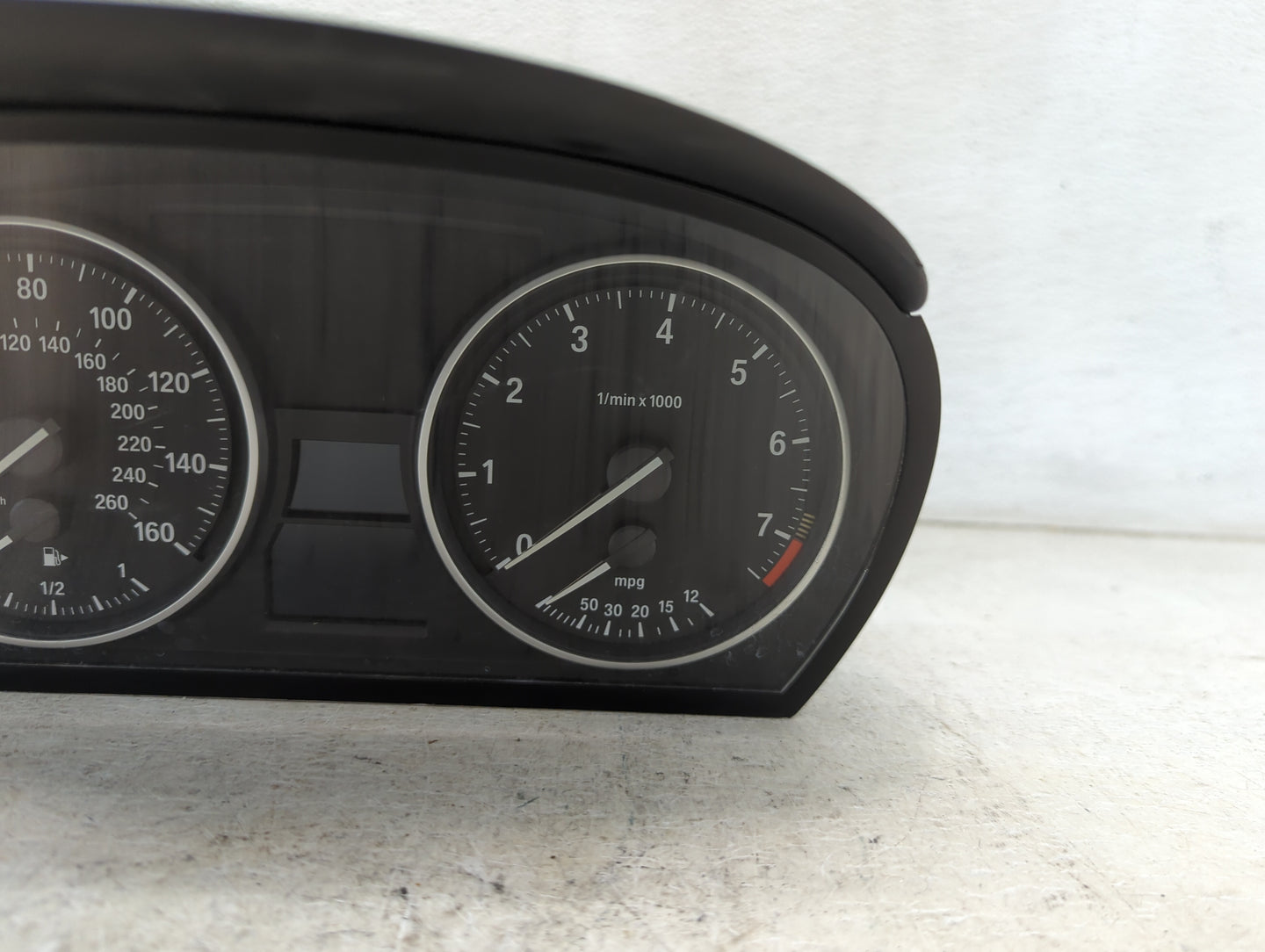 2013-2015 Bmw X1 Instrument Cluster Speedometer Gauges P/N:9284265-01 700141792 Miles:97K Fits OEM Used Auto Parts - Oemused