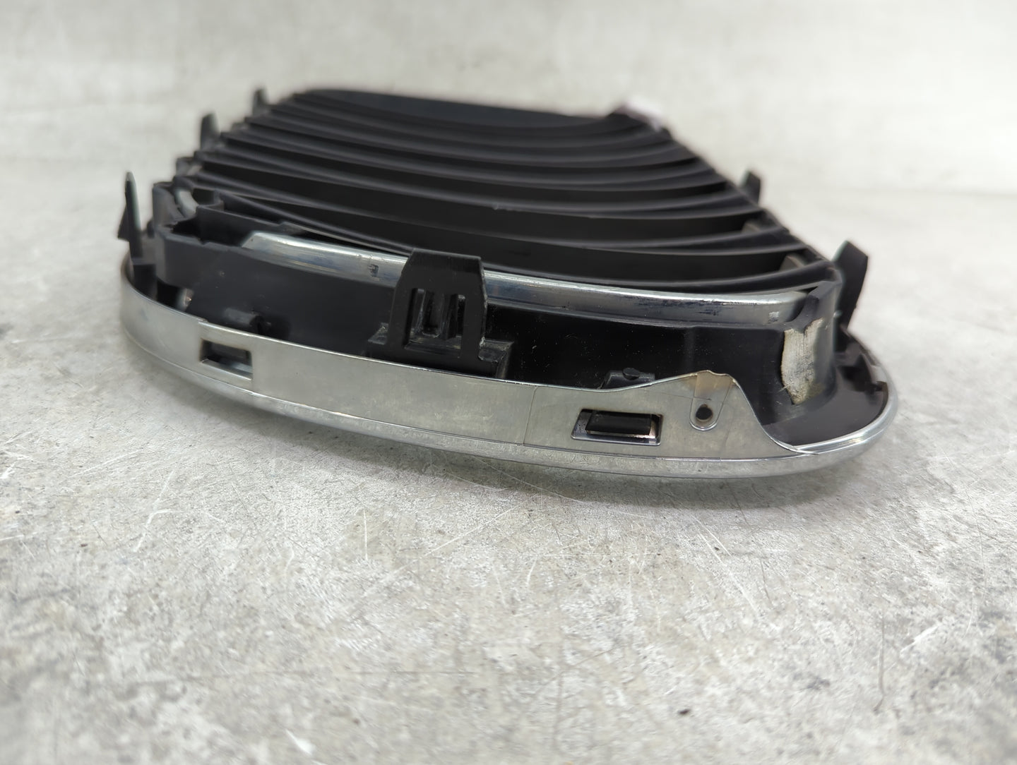 2013-2015 Bmw X1 Front Grille Bumper Not Included 1459828 - Oemusedautoparts1.com