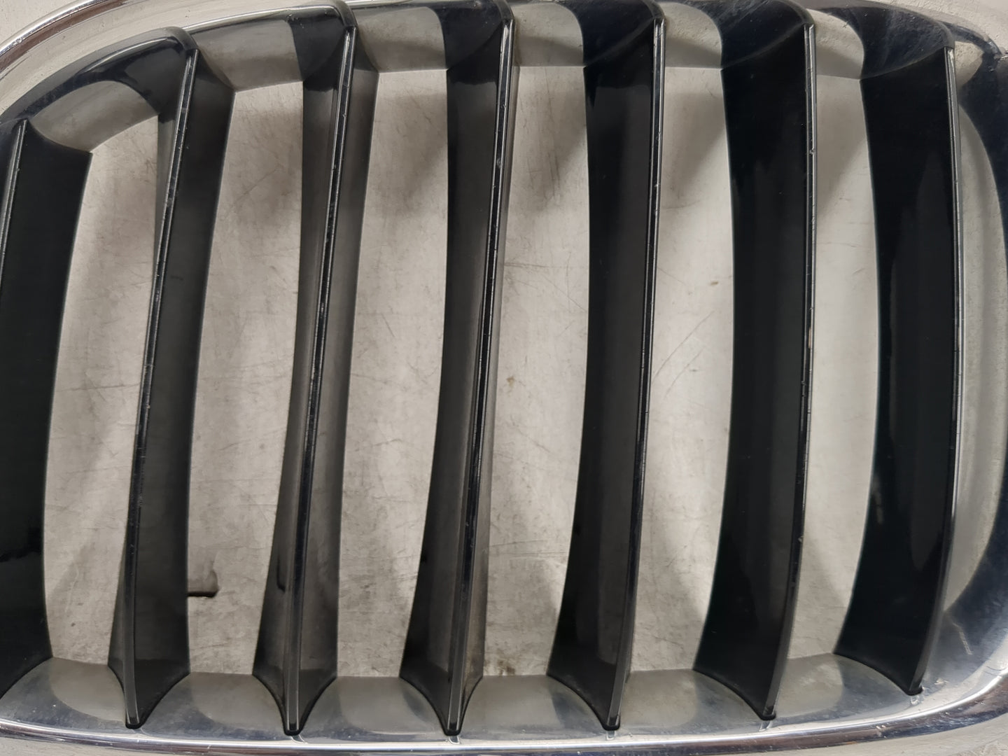 2015-2015 Bmw X1 Front Grille Bumper Not Included - Oemusedautoparts1.com