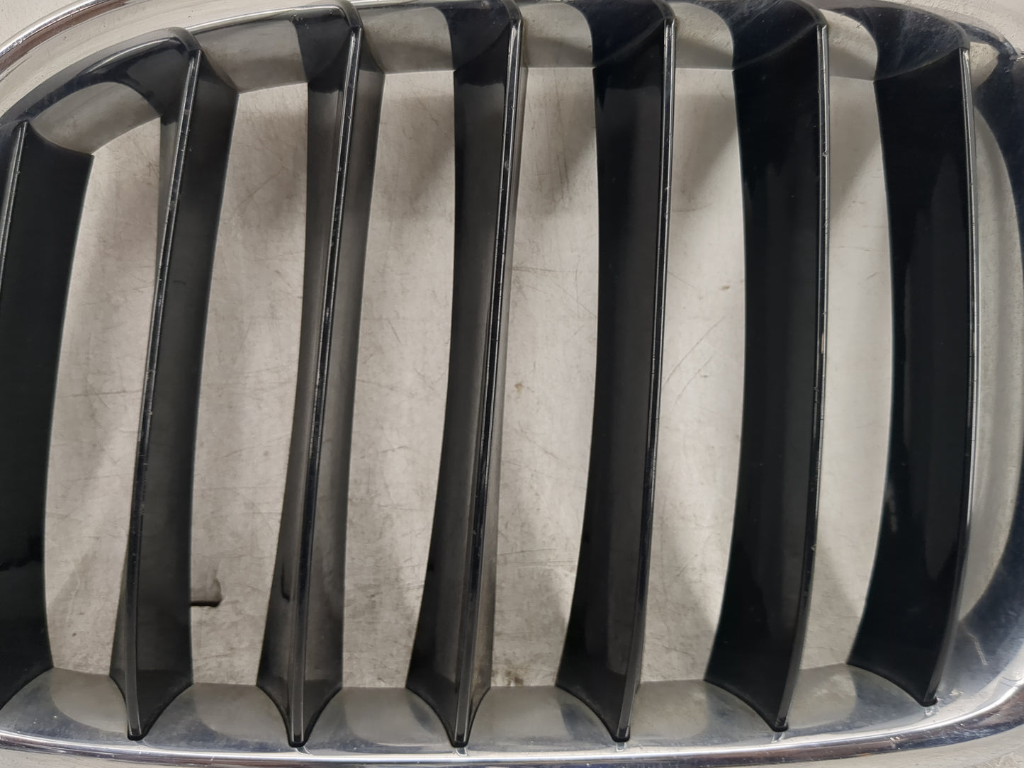 2015-2015 Bmw X1 Front Grille Bumper Not Included - Oemusedautoparts1.com