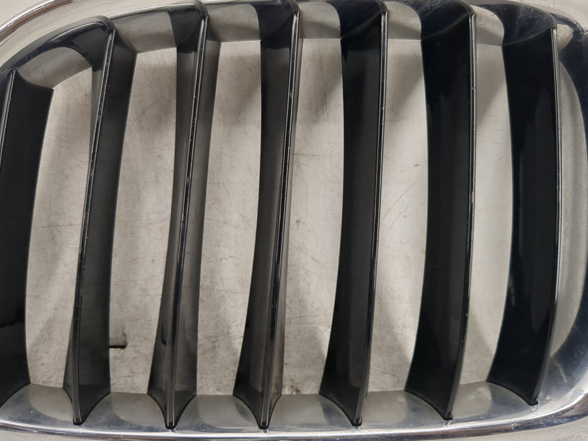 2015-2015 Bmw X1 Front Grille Bumper Not Included - Oemusedautoparts1.com