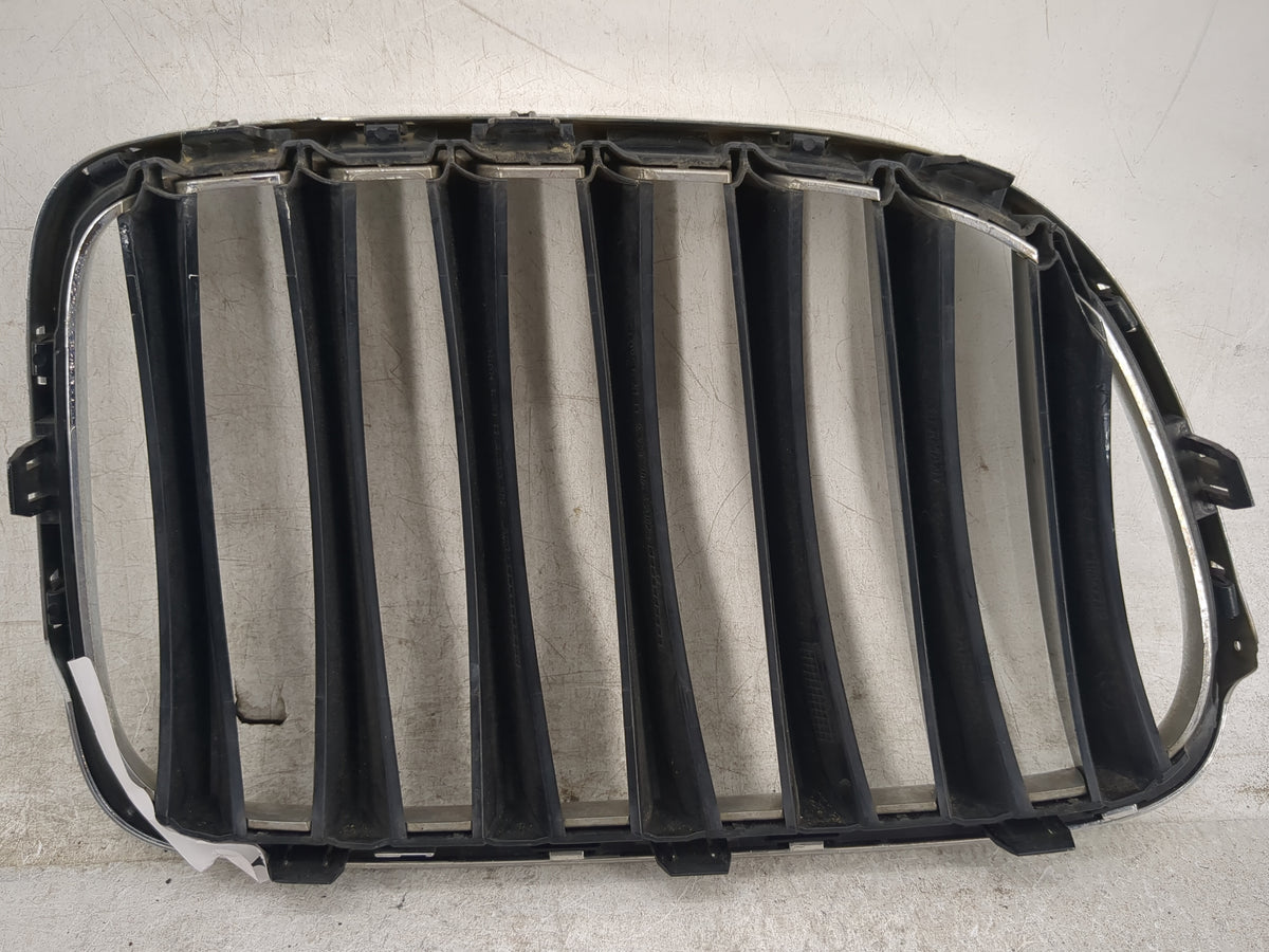 2015-2015 Bmw X1 Front Grille Bumper Not Included - Oemusedautoparts1.com
