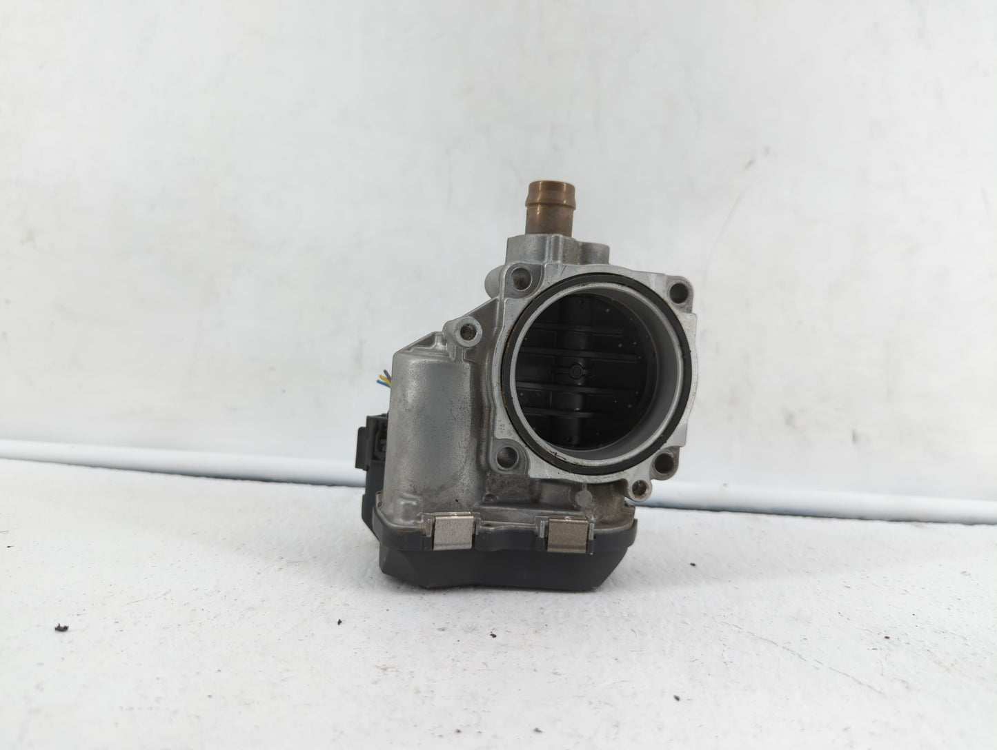 2012-2015 Bmw X1 Throttle Body P/N:A2C53355204 1354 7588625 Fits Fits 2012 2013 2014 2015 2016 2017 2018 OEM Used Auto Parts