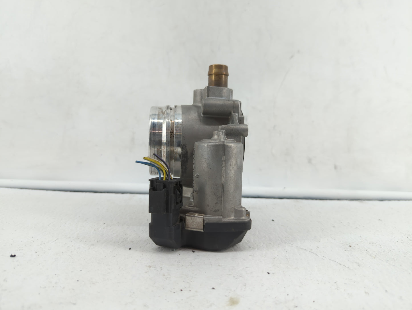 2012-2015 Bmw X1 Throttle Body P/N:A2C53355204 1354 7588625 Fits Fits 2012 2013 2014 2015 2016 2017 2018 OEM Used Auto Parts