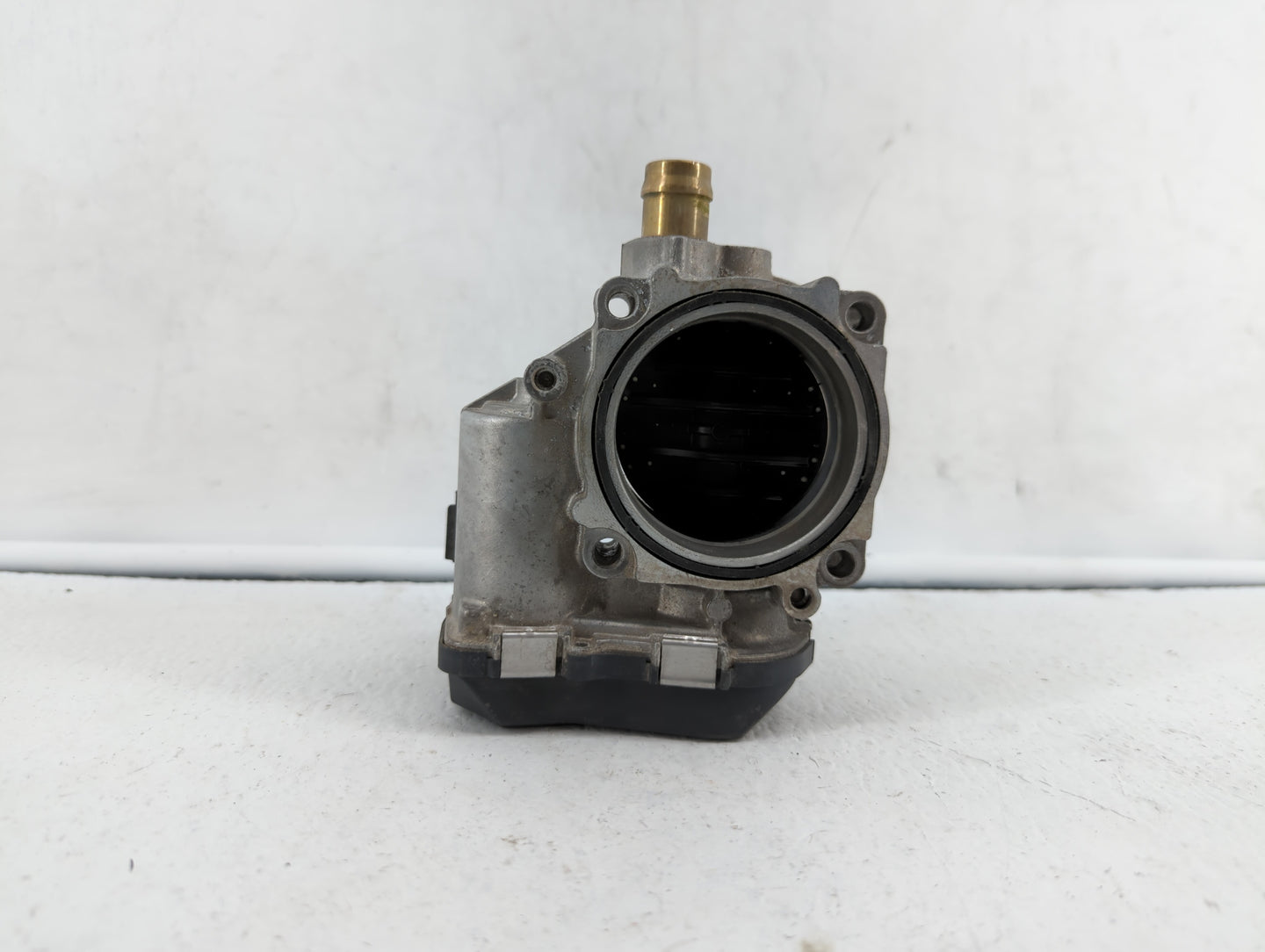 2012-2015 Bmw X1 Throttle Body P/N:A2C53355204 1354 7588625 Fits Fits 2012 2013 2014 2015 2016 2017 2018 OEM Used Auto Parts