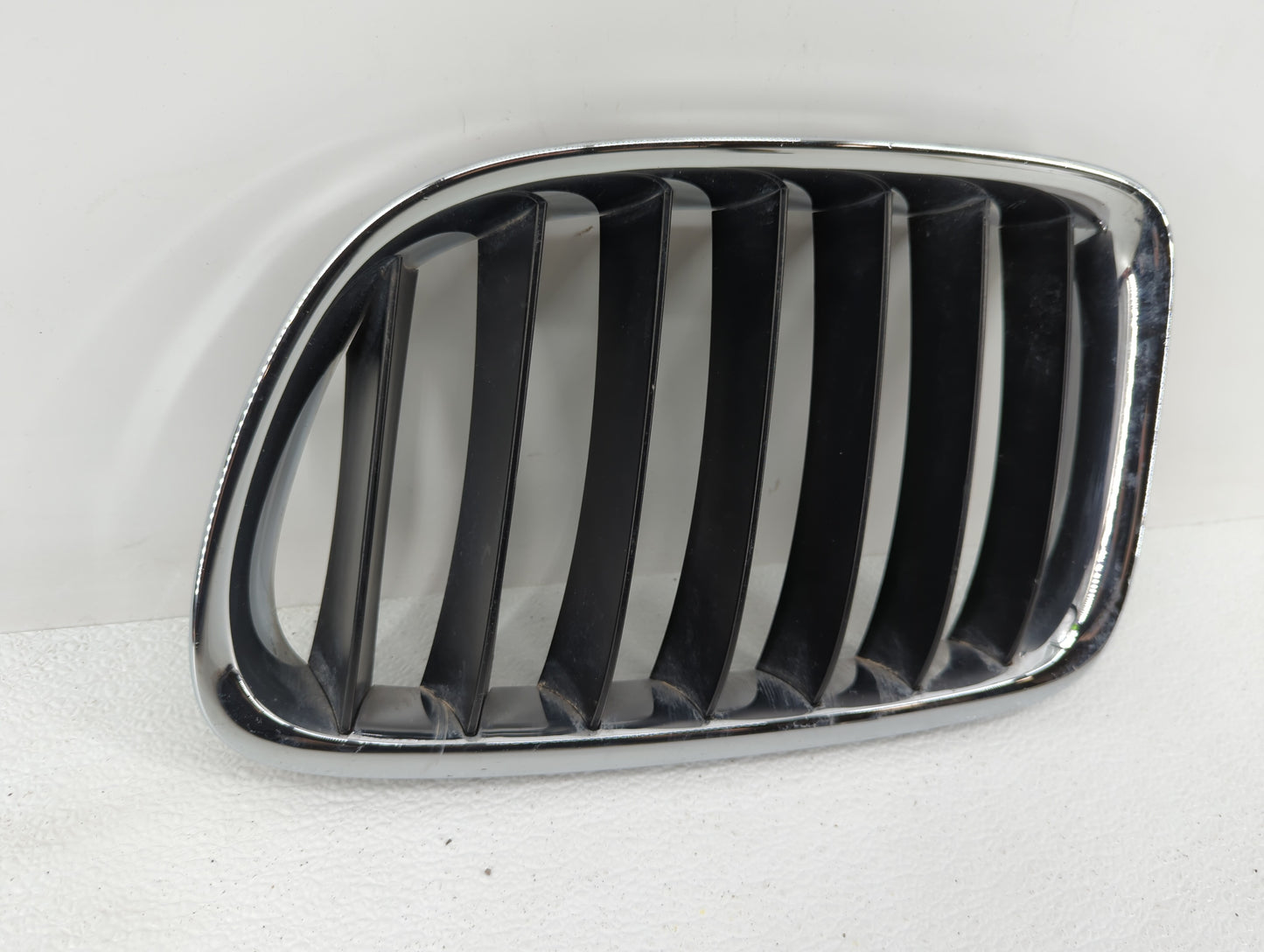 2013-2015 Bmw X1 Front Grille Bumper Not Included - Oemusedautoparts1.com