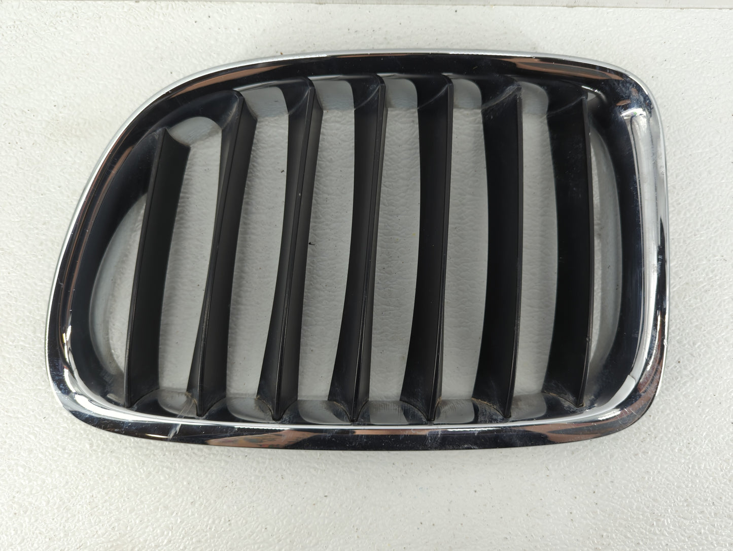 2013-2015 Bmw X1 Front Grille Bumper Not Included - Oemusedautoparts1.com