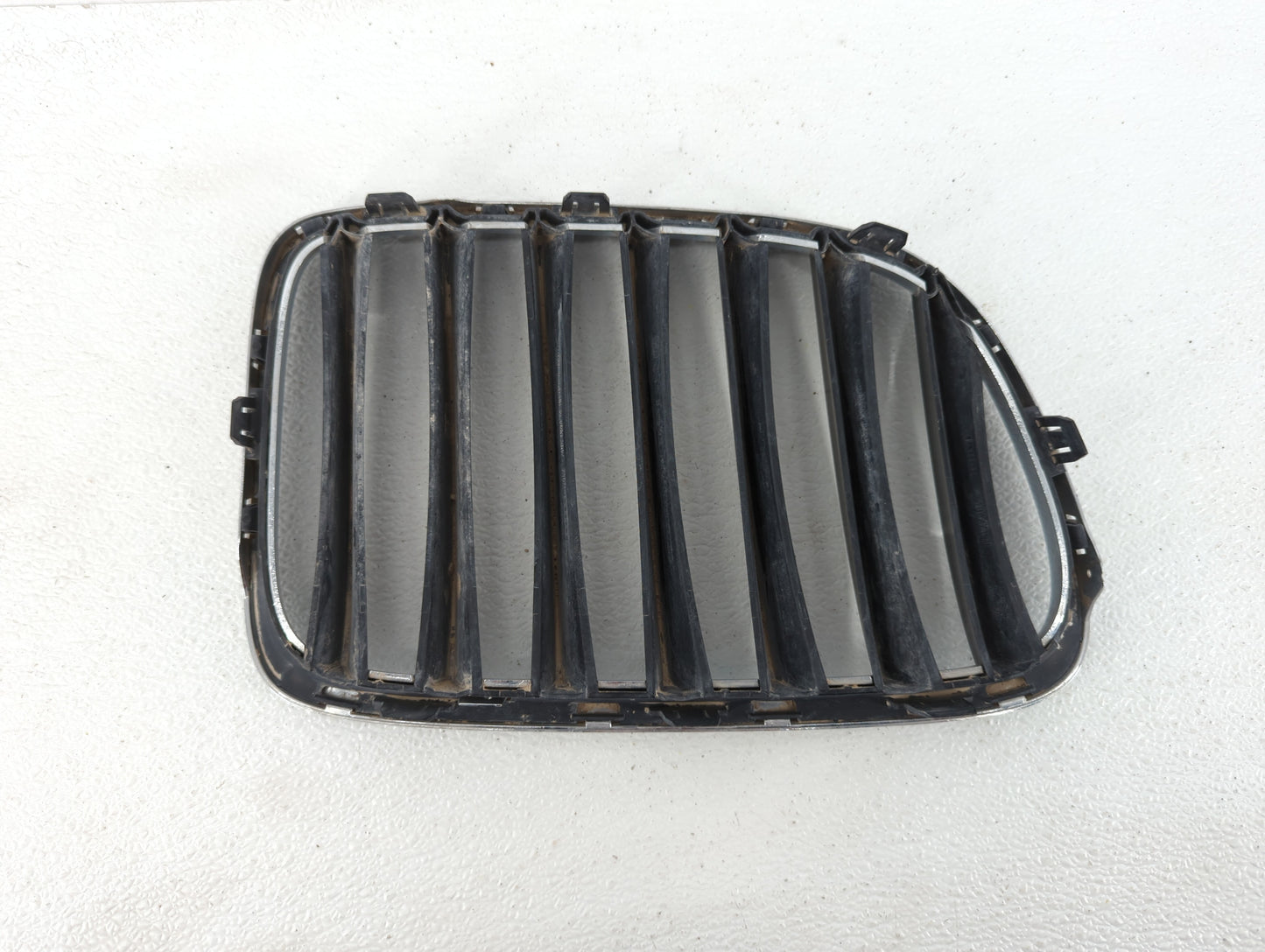 2013-2015 Bmw X1 Front Grille Bumper Not Included - Oemusedautoparts1.com