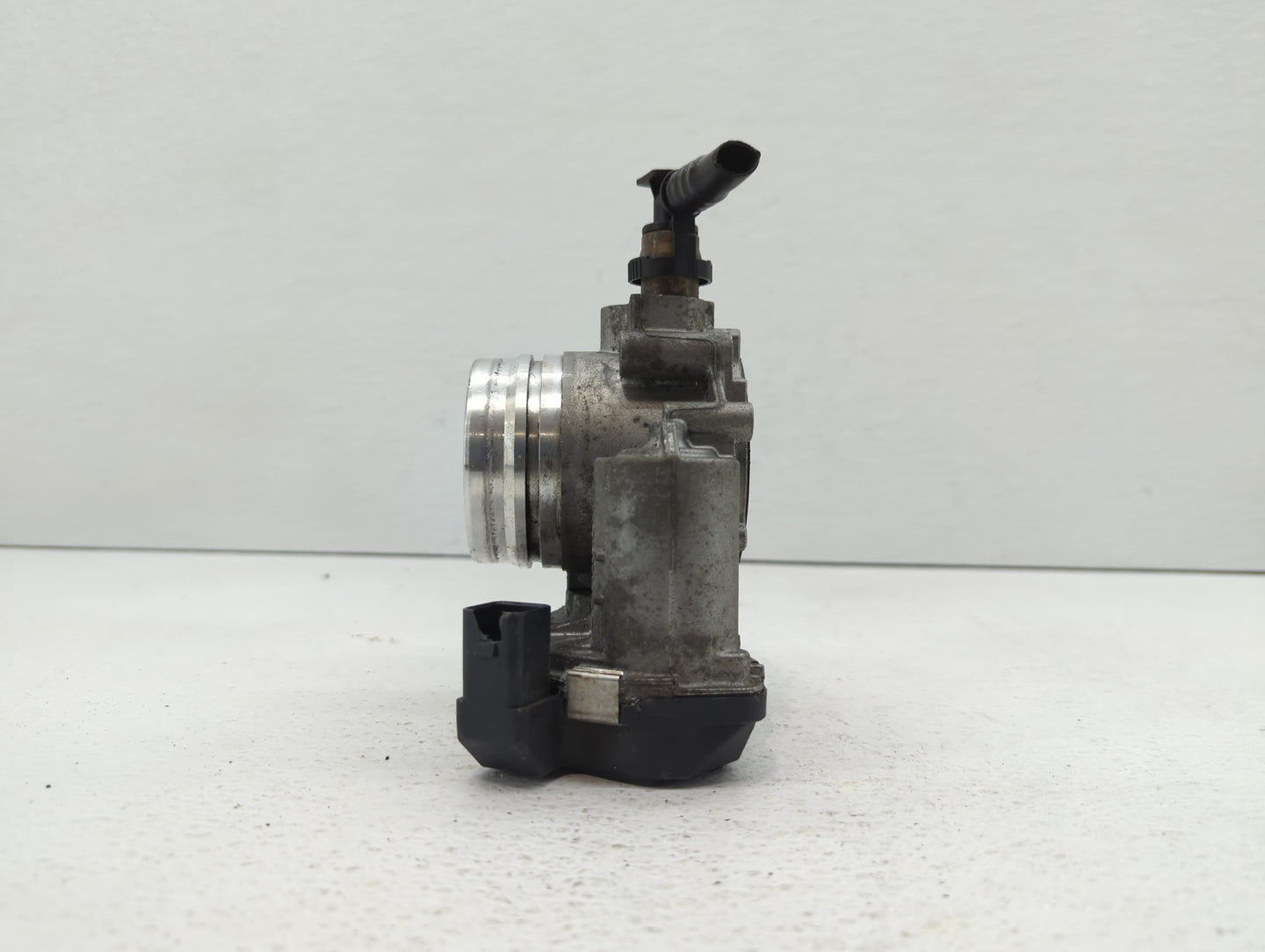 2012-2015 Bmw X1 Throttle Body P/N:1354 7588625-02 1354 7588625-04, 1354 7588625-03 Fits Fits 2012 2013 2014 2015 2016 2017 