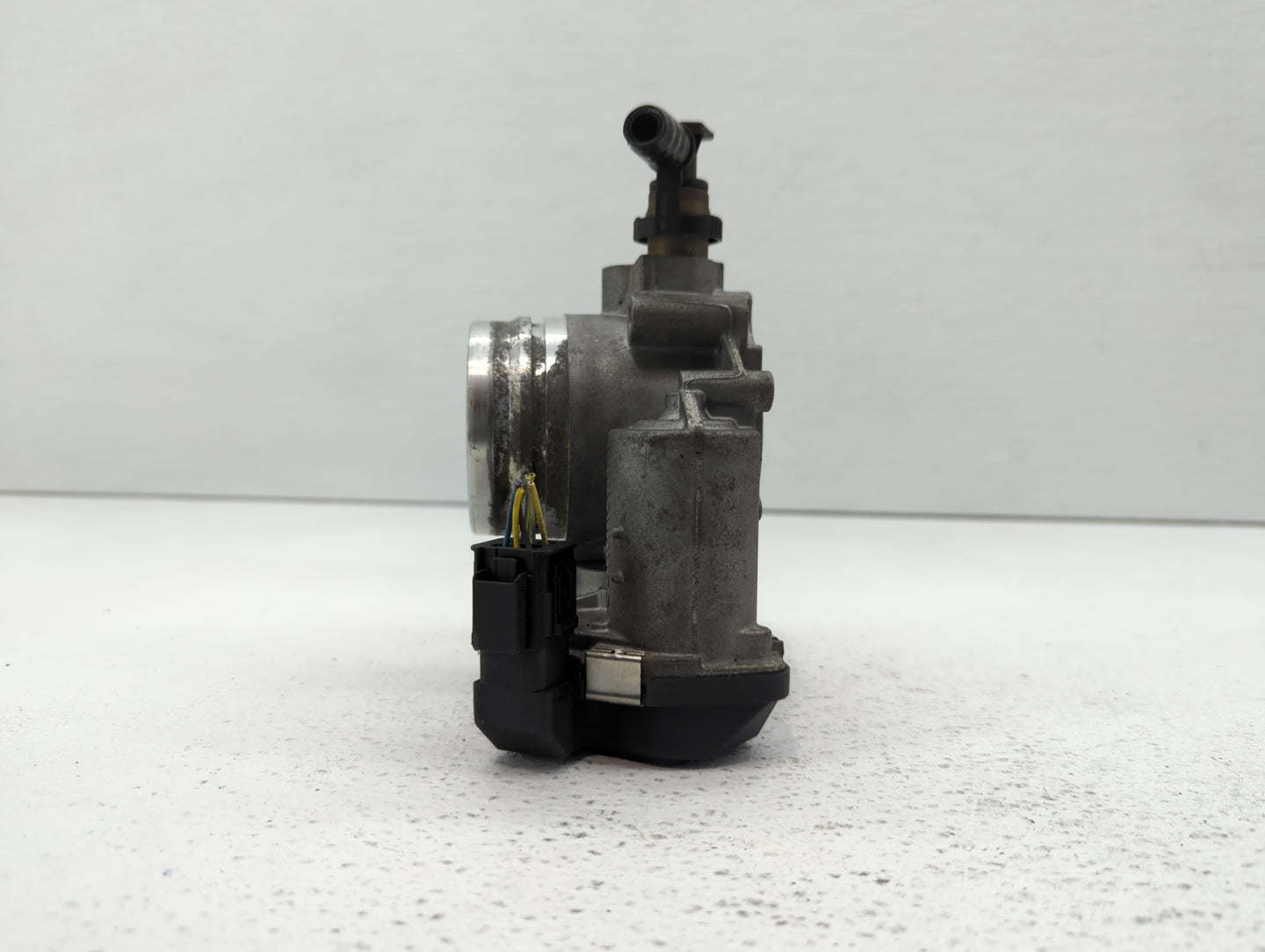2012-2015 Bmw X1 Throttle Body P/N:1354 7588625-02 1354 7588625-04, 1354 7588625-03 Fits Fits 2012 2013 2014 2015 2016 2017 