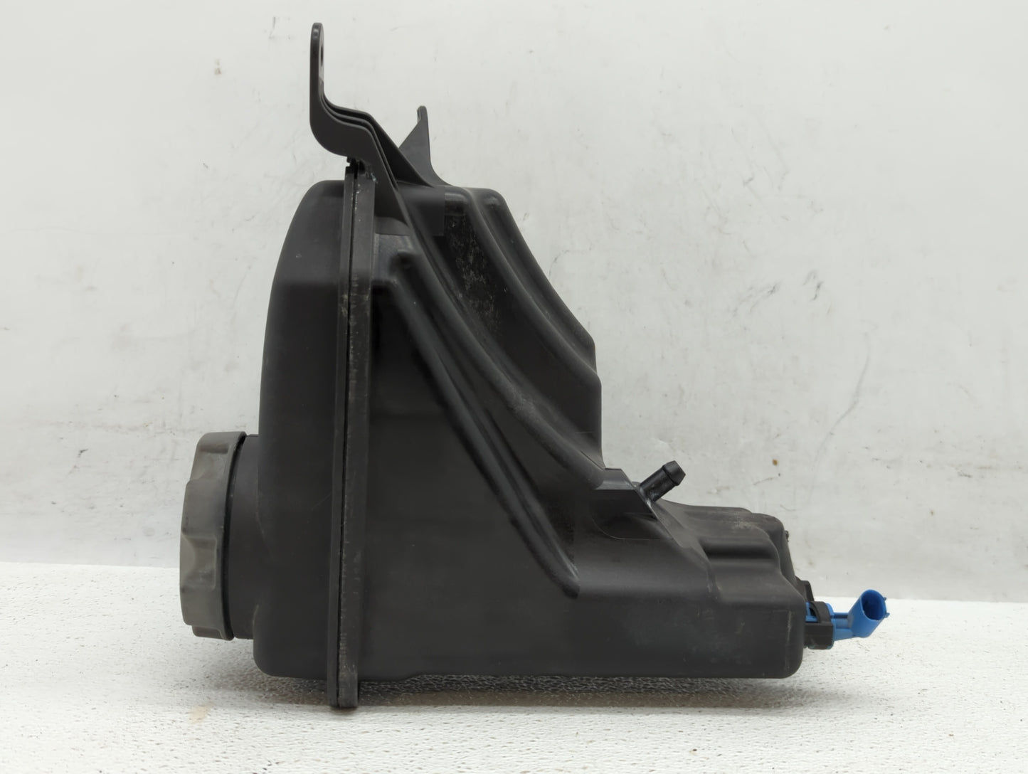 2012-2015 Bmw X1 Radiator Coolant Overflow Expansion Tank Bottle - Oemusedautoparts1.com