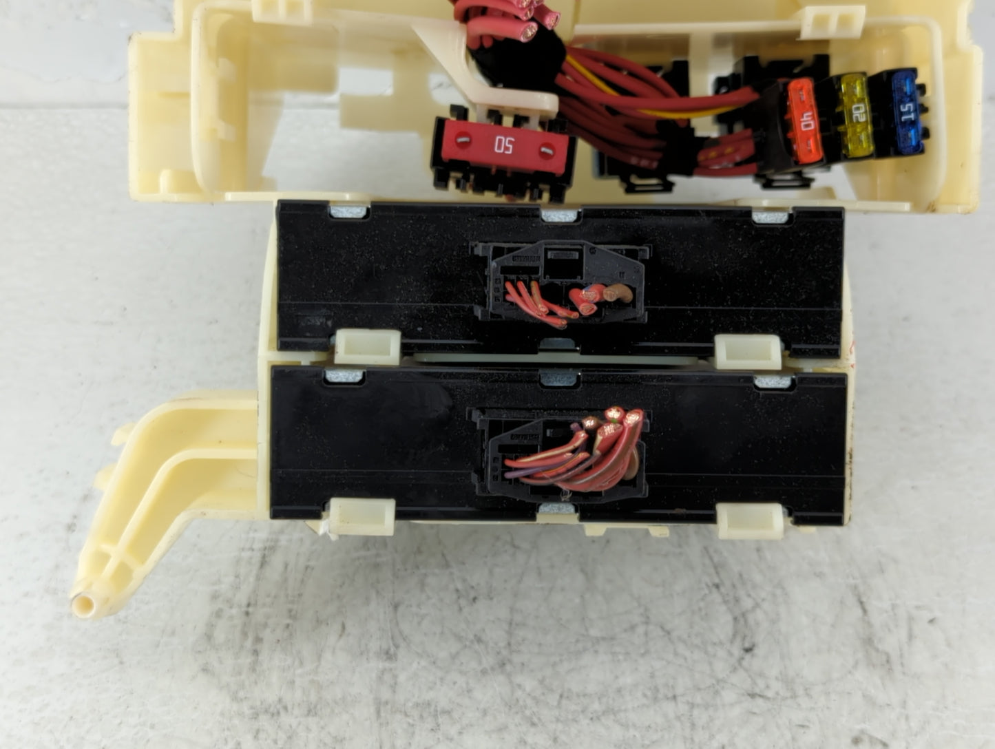 2012-2015 Bmw X1 Fusebox Fuse Box Panel Relay Module Fits Fits 2008 2009 2010 2011 2012 2013 2014 2015 OEM Used Auto Parts -